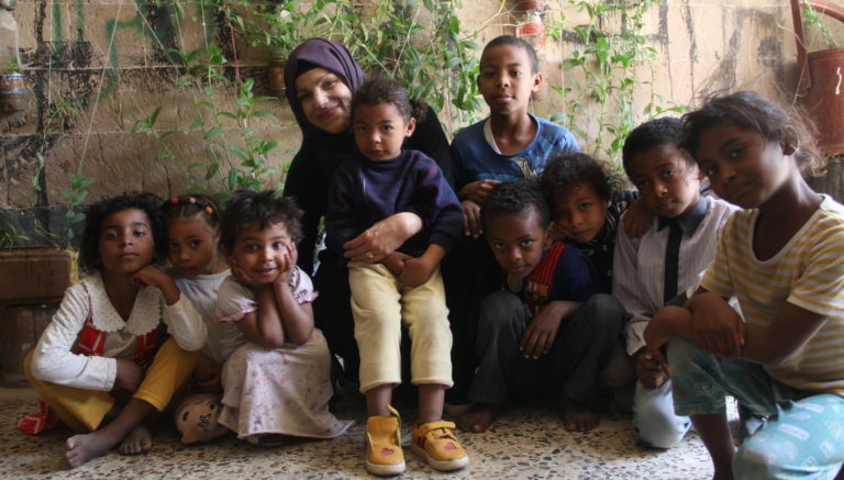 Až 80 procent Jemenců je ohroženo hladomorem. Sabina Addailamy v Sanaa pomáhá těm nejmenším.