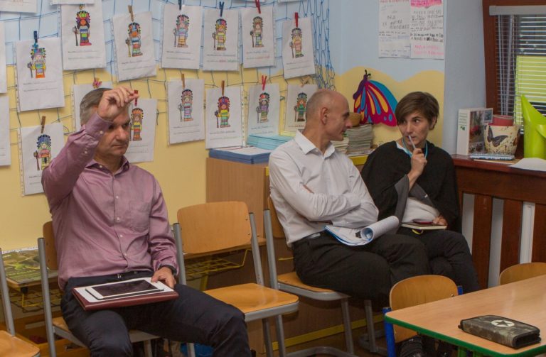 "Čeští učitelé i ředitelé jsou velmi inovativní. I ve srovnání se zahraničím. O své práci přemýšlejí," říká Tomáš Zatloukal (na snímku vlevo).