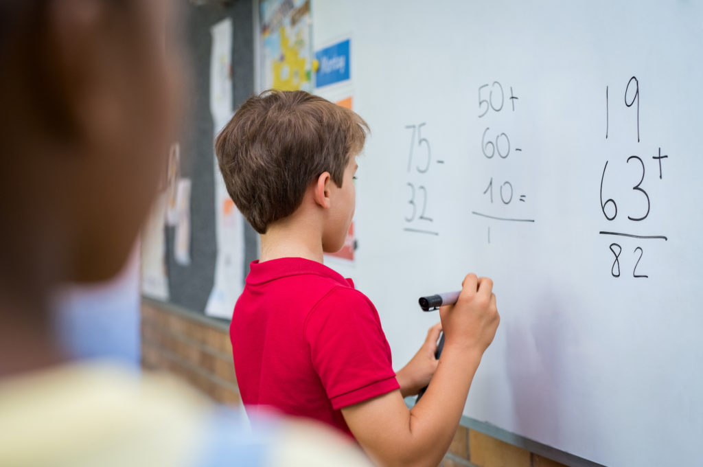 "Ve školách je mnoho žáků, kteří v matematice selhávají částečně i proto, že se nikdy nenaučili základní počty."