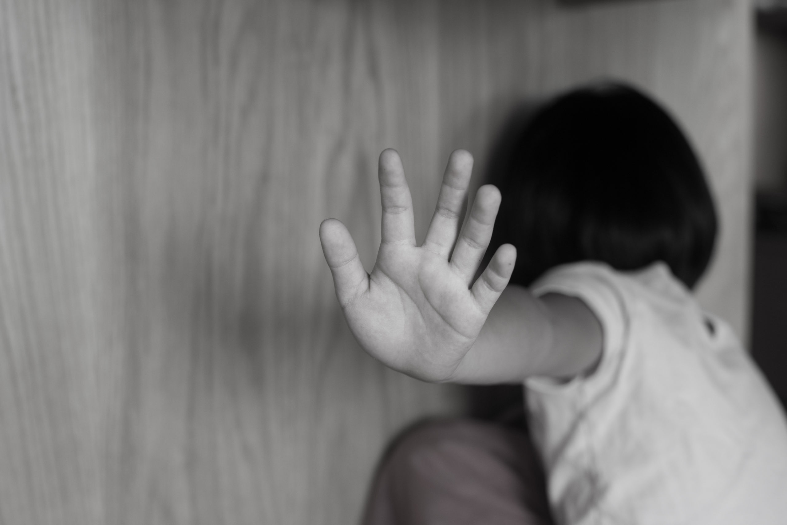 Zacházení s dětskými oběťmi sexuálního zneužívání je v Česku velmi zanedbaná oblast.