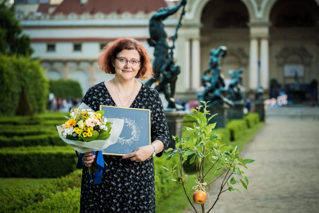 Nejinspirativnější českou učitelkou roku 2022 se stala Magdalena Málková.