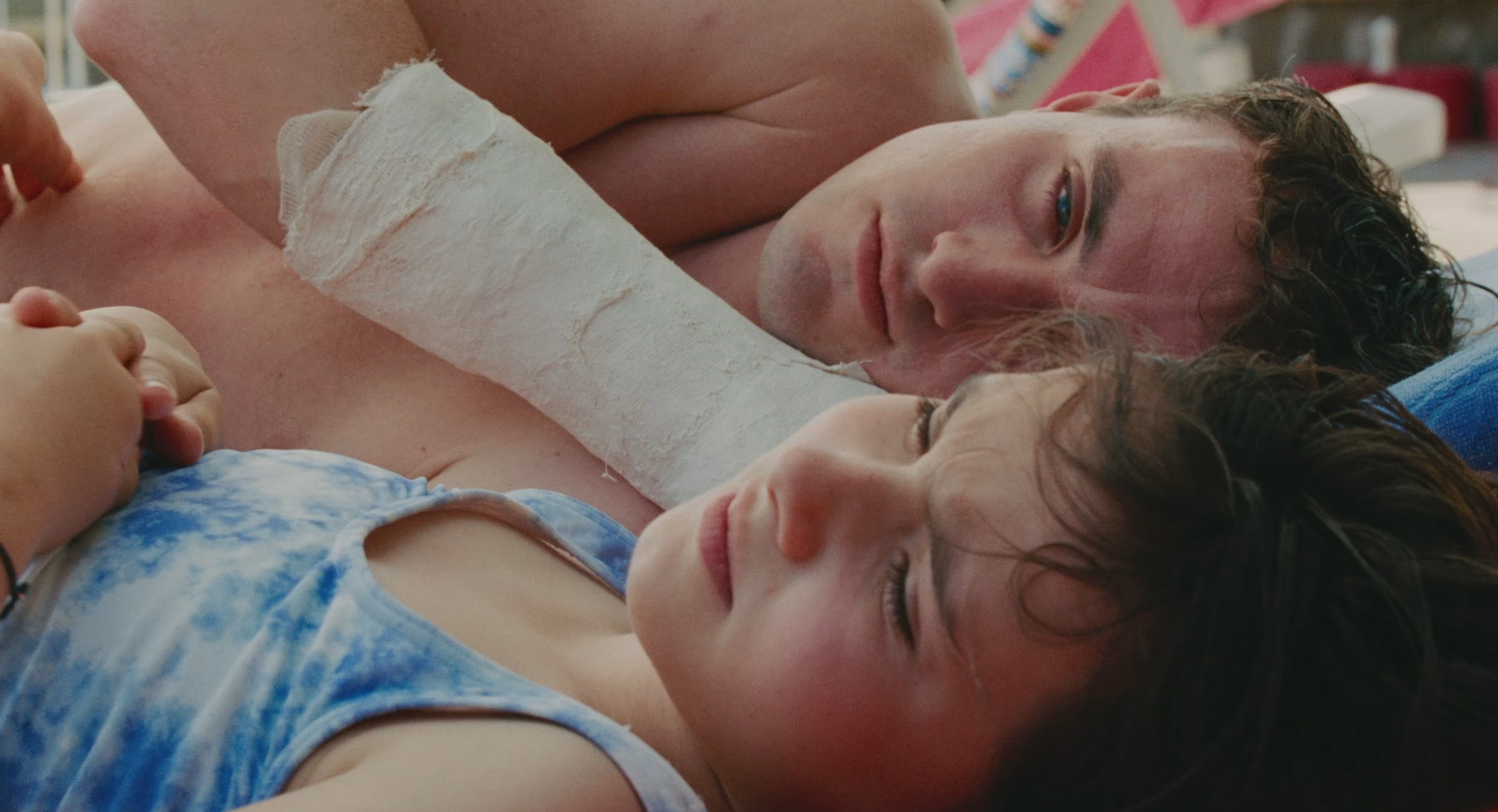 Britský film Aftersun voní opalovacím krémem, mořským vzduchem a nostalgií.