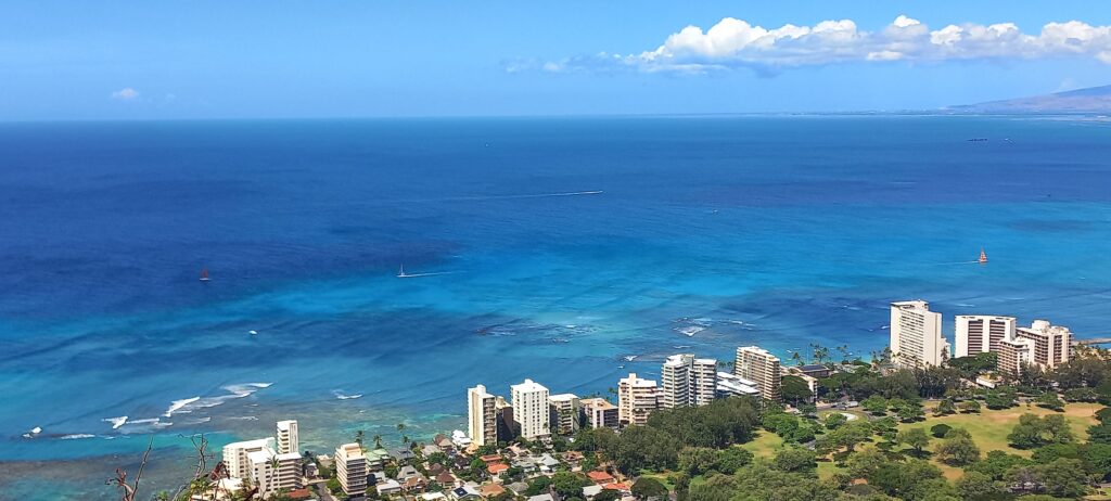 Honolulu - výhled z Diamond Head kráteru. 
